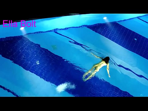 ❤️ Não consigo parar de observar, jovem loira apanhada nadando nua na piscina do resort ELLA BOLT Sexo vídeo em porno pt-br.redpornpictures.ru ❤