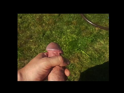 ❤️ A boazona se fode e se ejacula com um esguicho em um jardim de verão Sexo vídeo em porno pt-br.redpornpictures.ru ❤