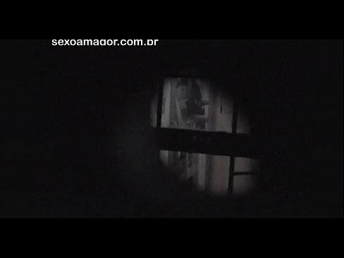 ❤️ Lourinho é secretamente filmado por um voyeur de bairro escondido atrás de tijolos ocos Sexo vídeo em porno pt-br.redpornpictures.ru ❤