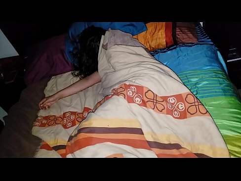 ❤️ Stepson berating sua jovem madrasta enquanto ela dorme. Sexo vídeo em porno pt-br.redpornpictures.ru ❤